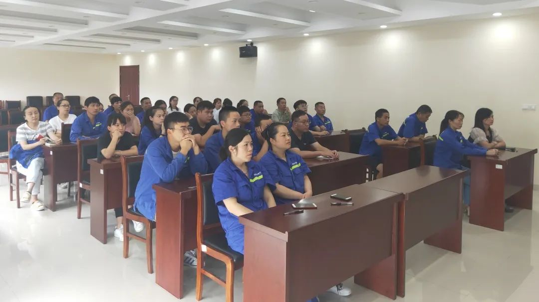 <a href=http://www.massivesupply.com target=_blank class=infotextkey><a href=http://www.massivesupply.com target=_blank class=infotextkey>雙良</a>環(huán)境</a>安全培訓(xùn)“拍了拍”你